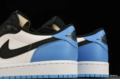 CZ0790-104 Dark Retro  1 Low Powder OG Blue Jordan  Black  0423